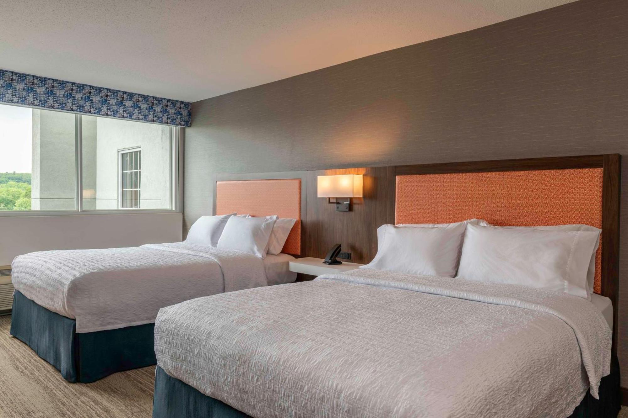 Hampton Inn Manchester Downtown Eksteriør billede