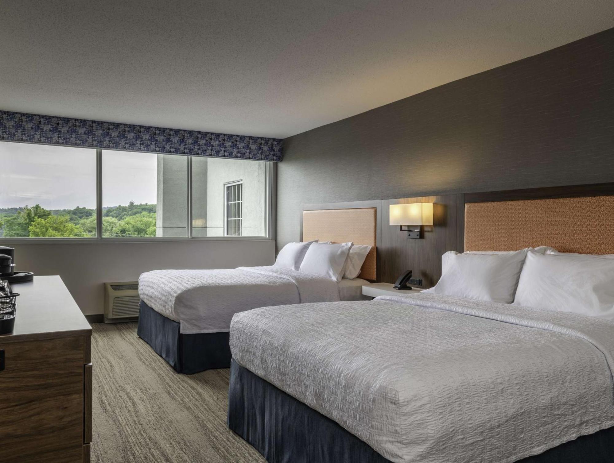 Hampton Inn Manchester Downtown Eksteriør billede