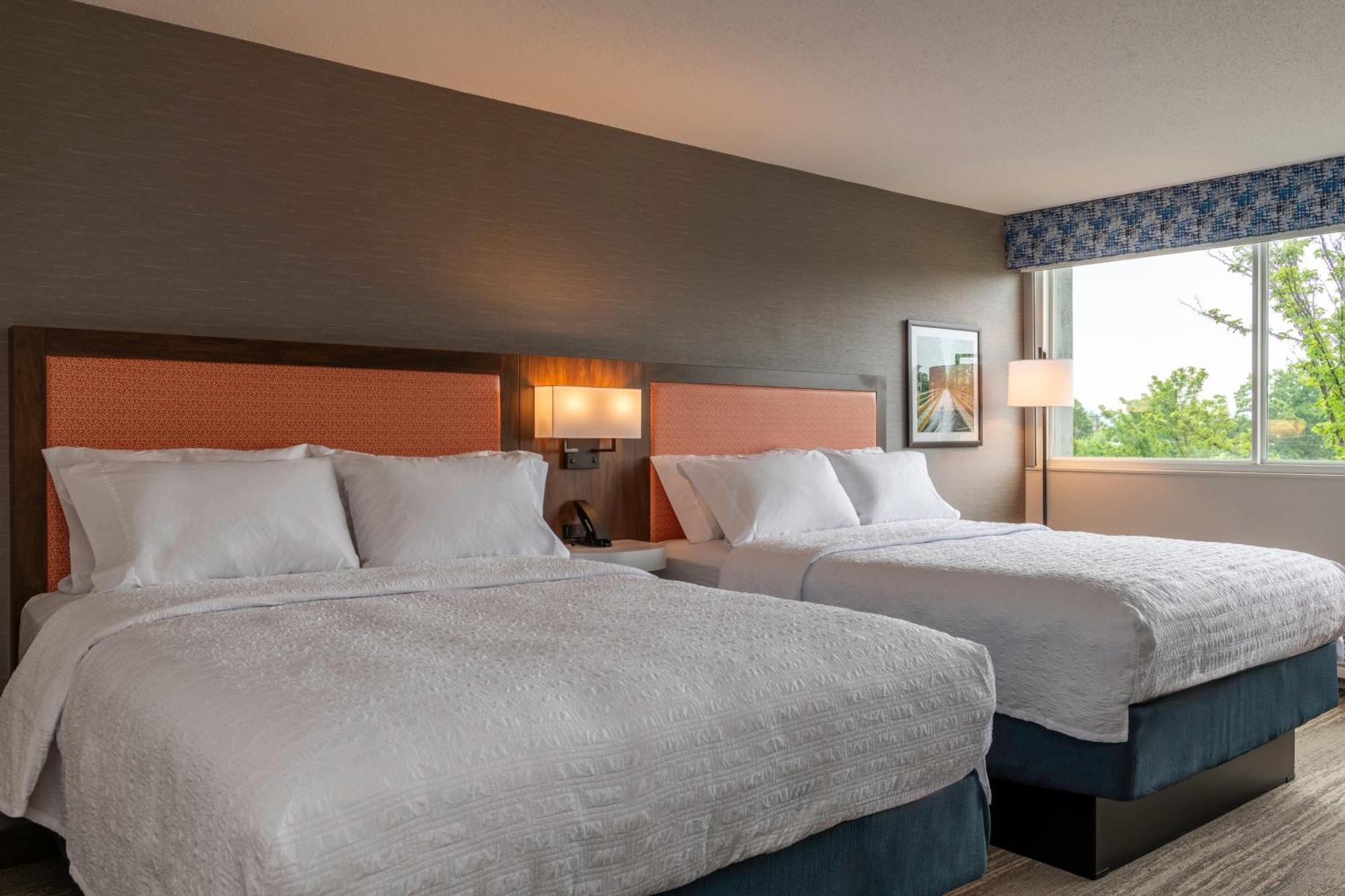 Hampton Inn Manchester Downtown Eksteriør billede