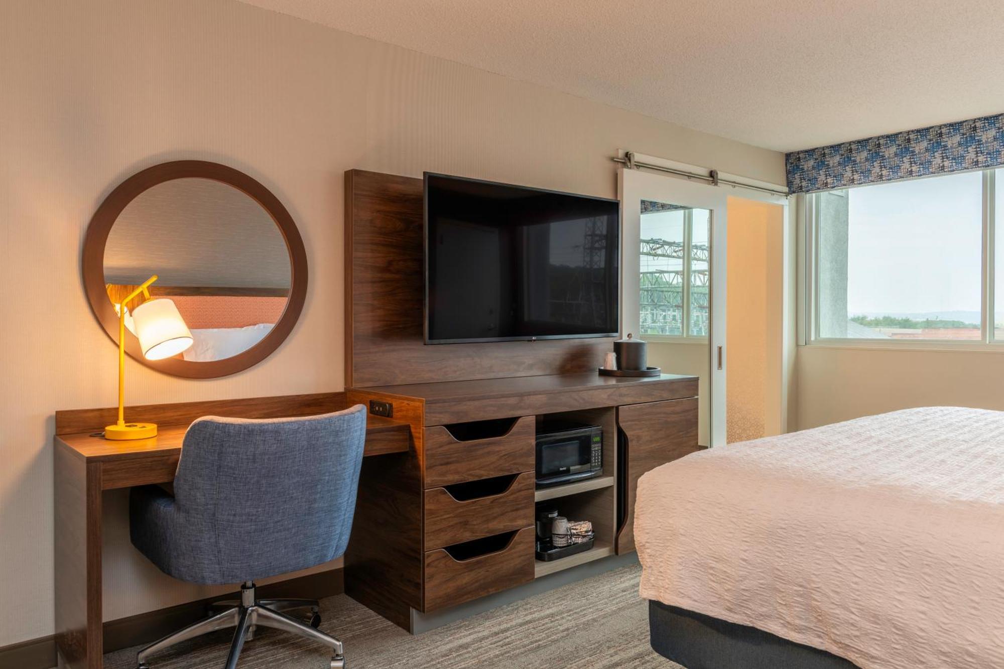 Hampton Inn Manchester Downtown Eksteriør billede